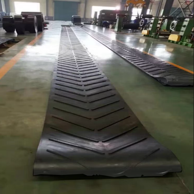 comprare Cintura trasportatrice nera di 300-800 mm larghezza per angolo di inclinazione 0-40° online manufacture