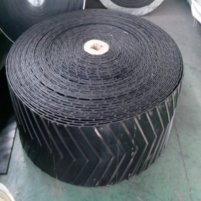 OEM ODM Rubber Herringbone Conveyor Belt 500mm Larghezza con angolo di inclinazione 0-40°