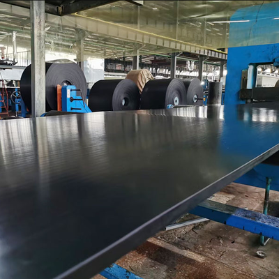 Nastro trasportatore ignifugo NN300 Spessore 13 mm Larghezza 1300 mm Nastro trasportatore speciale resistente al fuoco per miniera di carbone